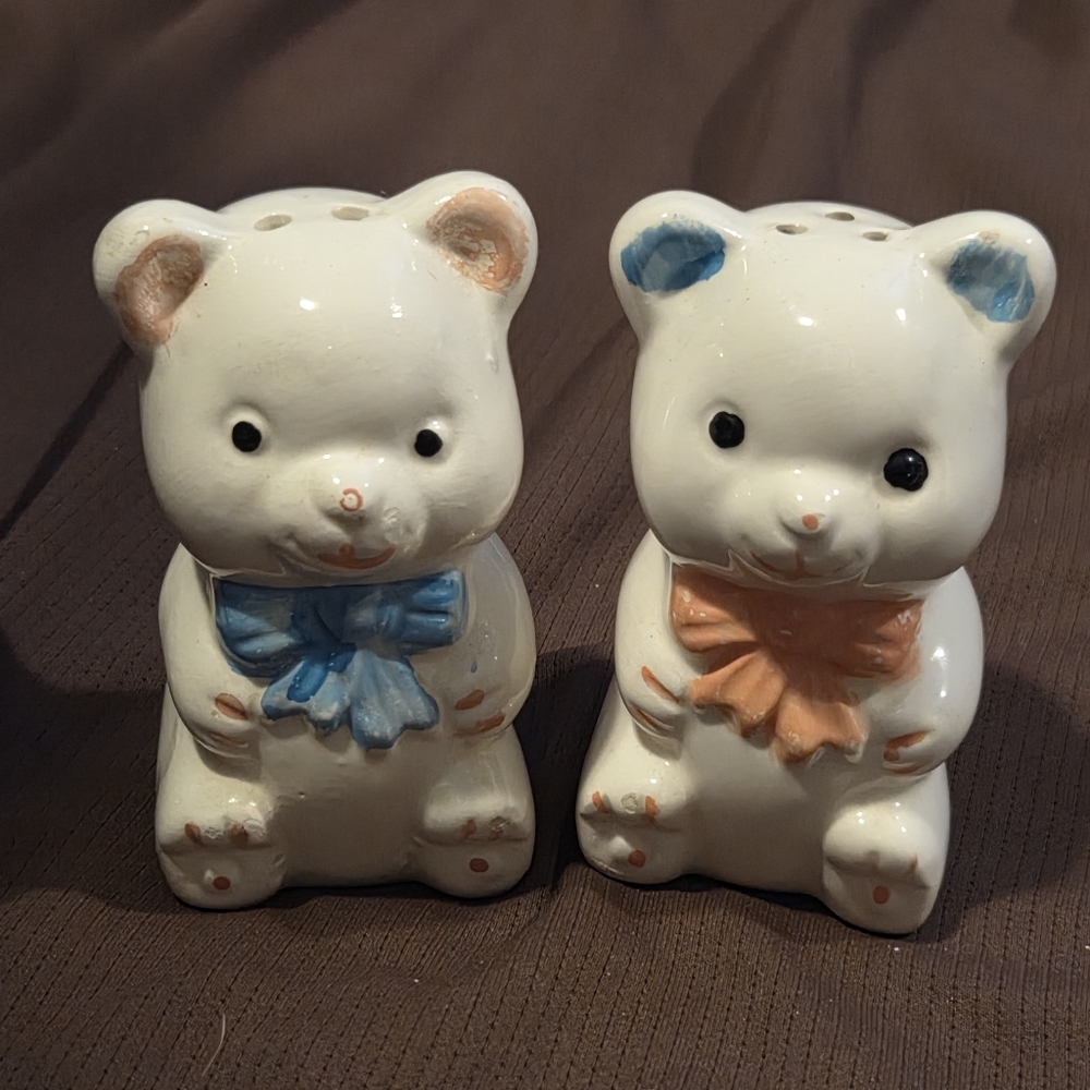 🟤2 For $20 🐻Vintage Bear Shakers🐻